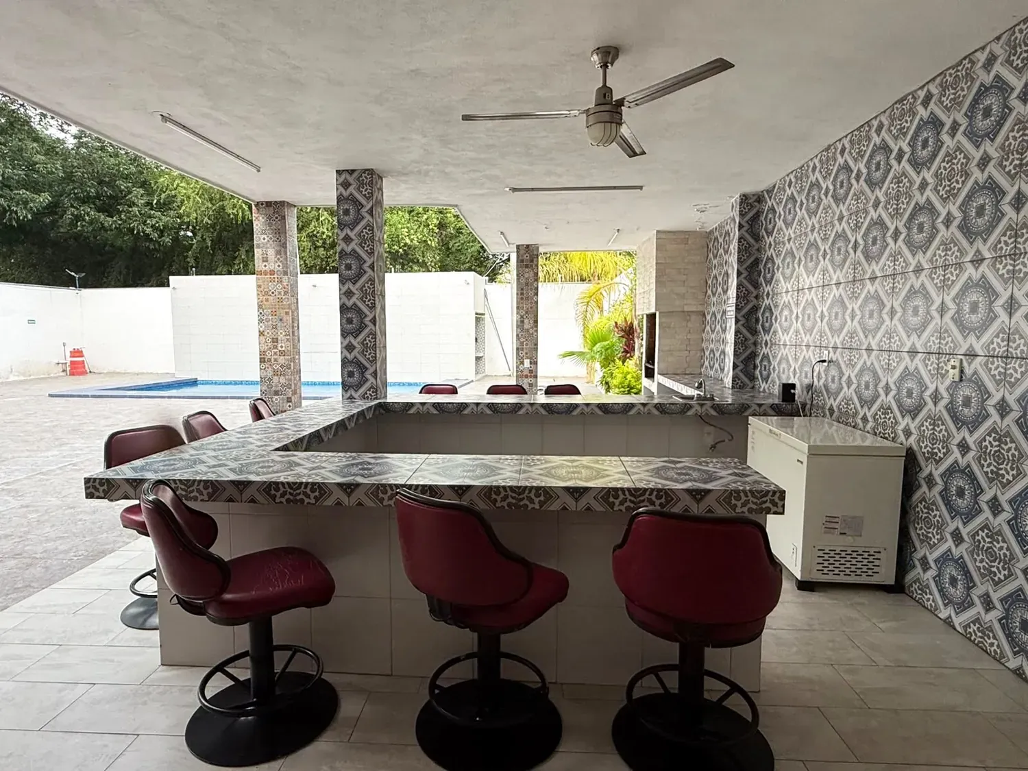 Palapa y alberca, Hotel Quinta Azul García
